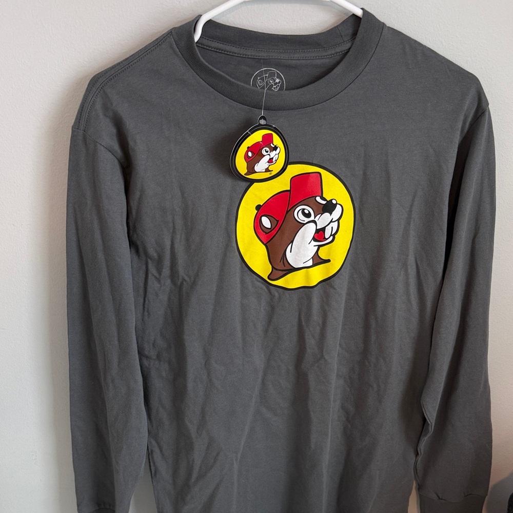 BUC-EE’S Gray Long Sleeve Shirt with Cartoon Logo - new with tag